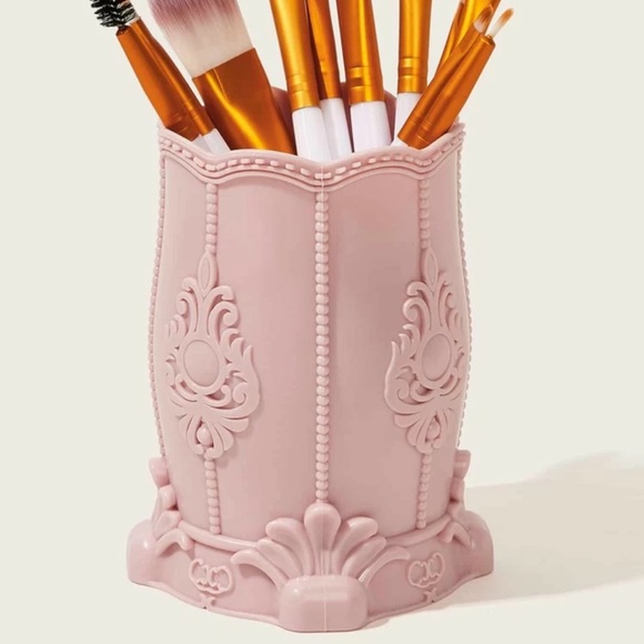 Other - NWT pink makeup brush bucket/holder